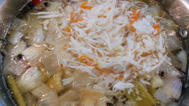 Фото шага рецепта Мясной суп с квашеной капустой 175952 шаг 10