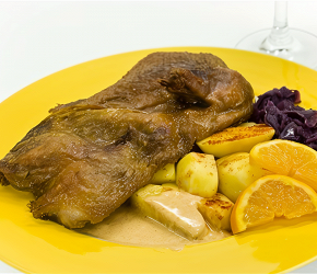 Фотография рецепта Жареная утка с картошкой и соусом