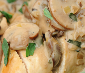Фотография рецепта Салат с куриным филе, сыром и орехами