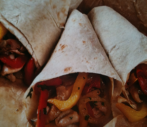Фотография рецепта Тако с курицей и соусом сальса