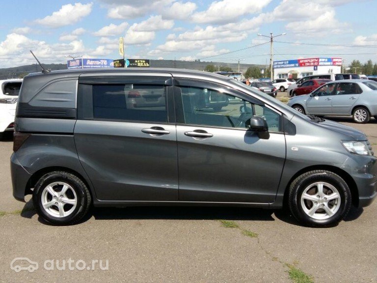 Honda Freed Spike (2011) Минивэн, Бензин 15 л