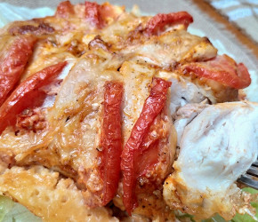 Фотография рецепта Куриная грудка с помидорами и сыром