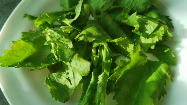Фото шага рецепта Кавказский салат 191570 шаг 1