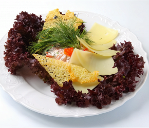 Фотография рецепта Салат из семги с овощами и сыром