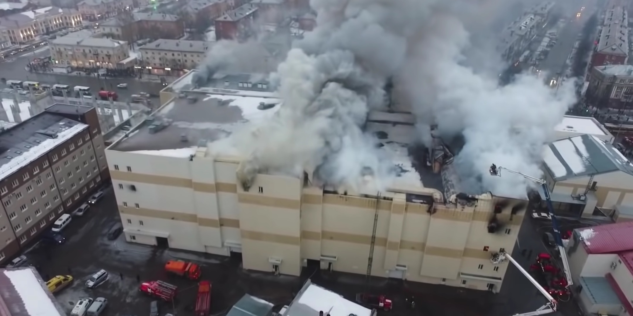 Пожар в Кемерово в ТЦ зимняя вишня