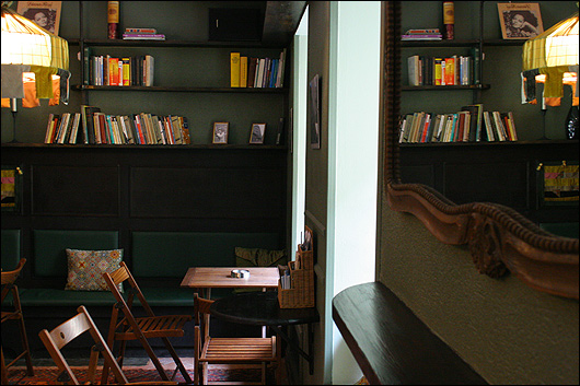 Паб в квартире. Винотека квартира 98. Кафе квартира 98. Квартира шатура кафе. Кафе квартира 98.