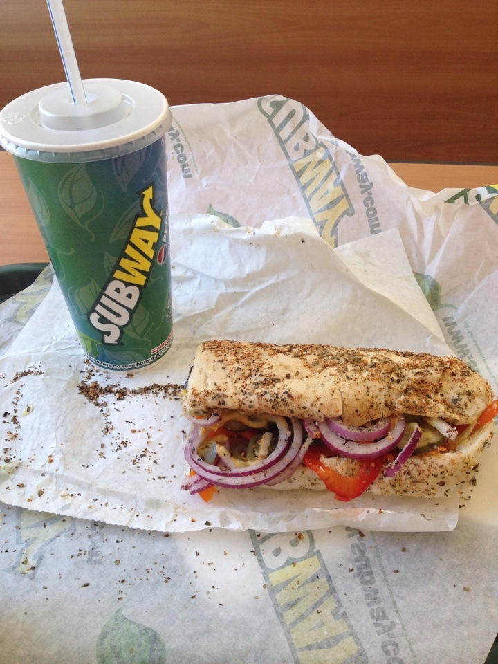 Фаст фуд тюмень. Subway Тюмень.