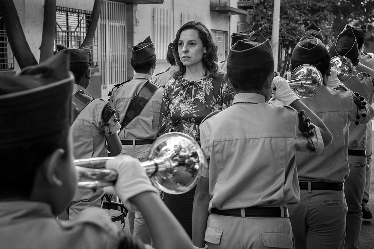 НЕ для скромных: The Monochrome показал свои подтяжки НЕ для скромных: The Monochrome показал свои подтяжки