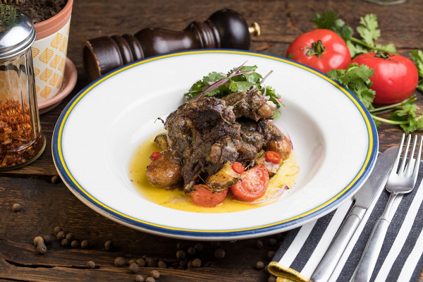 каре ягненка из печи с овощами (720 р.)