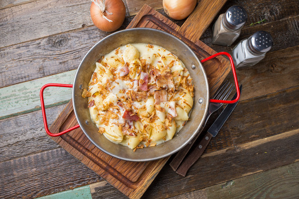 mac & cheese с копченым в техасском смокере беконом с сыром чеддер (450 р.)