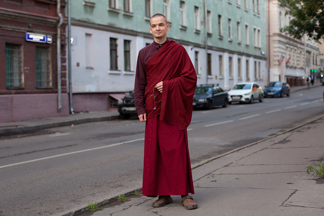 Реальный монах. Лобсанг Тенпа. Монах. Буддийские монахи в Москве. Московский монах.