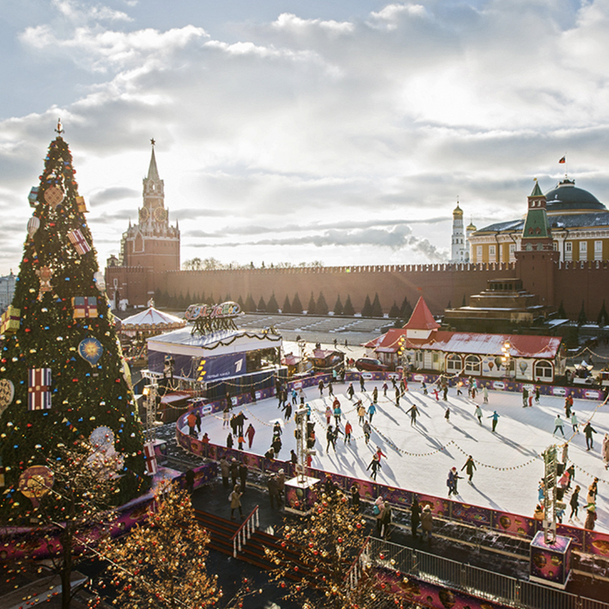 Где кататься на коньках в Москве: 12 вариантов — очевидных и не очень