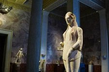 Архаическая статуя Коры. Выставка одного шедевра из Музея Акрополя – афиша
