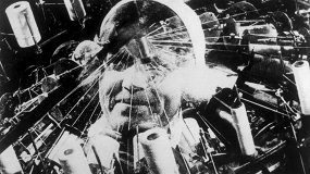 Человек с киноаппаратом