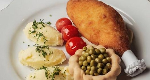 10 шалманов-долгожителей, куда нужно идти, пока их не закрыли