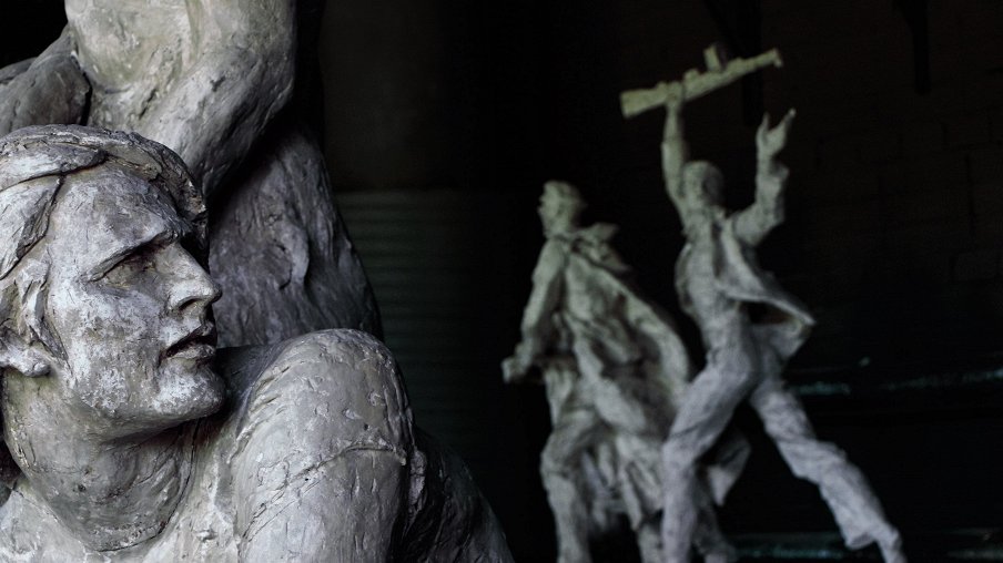 Личная биография. Посвящение монументу «Героическим защитникам Ленинграда» – афиша