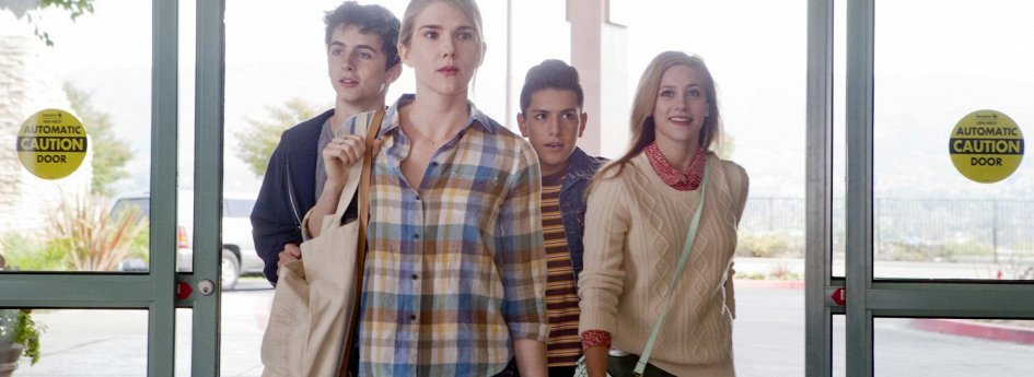 Фильм «Miss Stevens» Кино: «Miss Stevens»