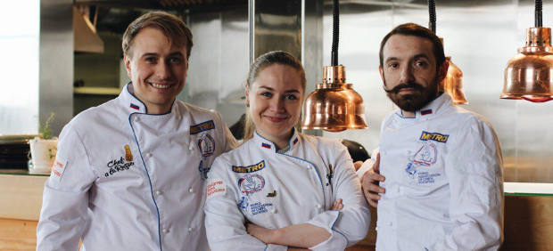 fitcher: Ужин в шесть рук в Gastroport