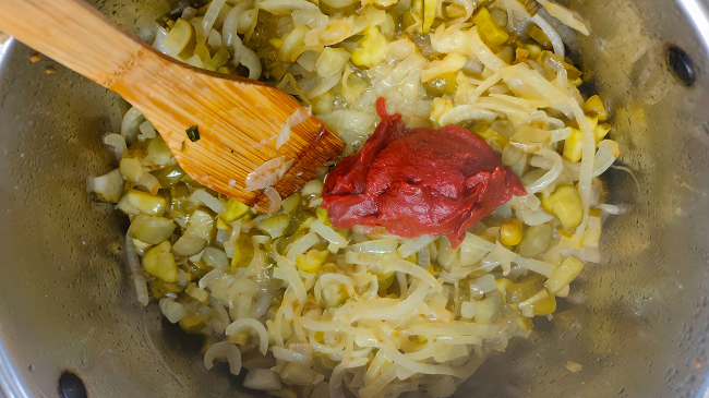 Фото шага рецепта Мясная солянка с картофелем 174725 шаг 7