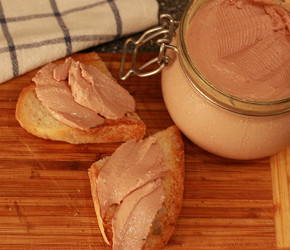 Фотография рецепта Паштет из куриной печени с коньяком