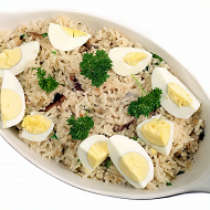 Салат с сельдью и яйцом