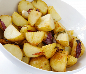 Фотография рецепта Печеный картофель в бальзамическом уксусе (Patate al Forno con Aceto Balsamico)