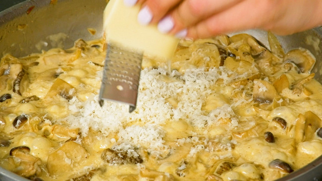 Фото шага рецепта Пирог с грибами 151270 шаг 11