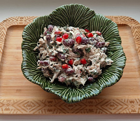 Фотография рецепта Новогодний салат из курицы и граната