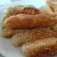 Обжаренные картофельные палочки с сыром