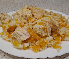 Фотография рецепта Филе куриной грудки с рисом и тыквой, запеченное в духовке