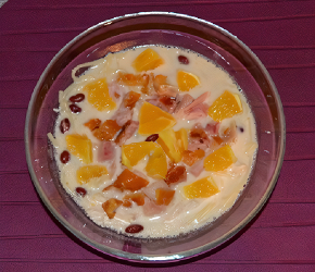 Фотография рецепта Суп со сливочным плавленым сыром, копченой курицей и апельсинами