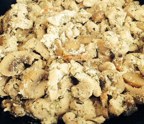 Фотография рецепта Куриное фрикасе с шампиньонами в сливочном соусе