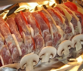 Фотография рецепта Мясо, фаршированное сыром и помидорами