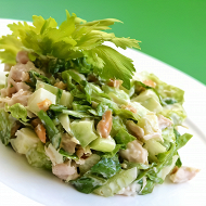 Салат из курицы, яблок и сельдерея