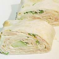 Рулеты из лаваша с ветчиной, сыром и огурцом