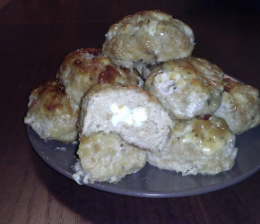 Фотография рецепта Мясные зразы с яйцом и пряным соусом
