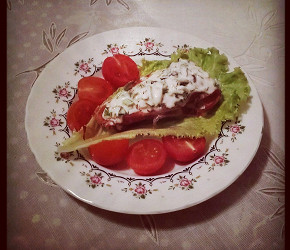 Фотография рецепта Куриные грудки в пармской ветчине под соусом из сливок и пряных трав