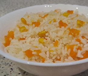 Фотография рецепта Вареный рис с кукурузой, морковью, тыквой и со сливочным маслом