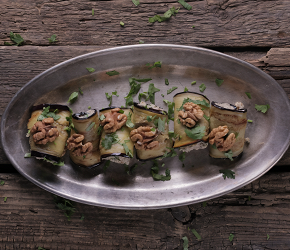 Фотография рецепта Рулетики из баклажанов с орехами