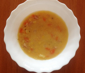 Фотография рецепта Гороховый суп с беконом и свиными ребрышками
