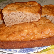 Банановый пирог с грецким орехом