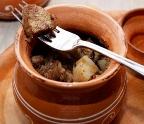 Фотография рецепта Мясо с грибами в горшочке