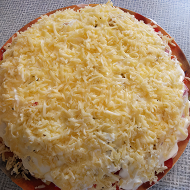 Салат с копчеными окорочками