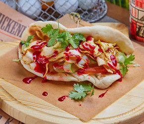 Фотография рецепта Пита с пастрами из курицы от Chicken Run