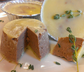 Фотография рецепта Паштет из куриной печени с тимьяном и коньяком (Pâté au foie de poulet)