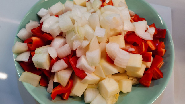 Фото шага рецепта Рагу из свинины 190624 шаг 1