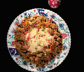 Фотография рецепта Кускус с бараниной, зеленым горошком и зернами граната