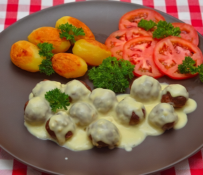 Фотография рецепта Мясные шарики из говяжьего фарша под сливочным соусом
