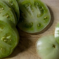 Маринованный салат из зеленых помидоров