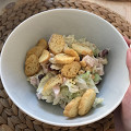 Фотография рецепта Салат с  красной фасолью, курицей и сухариками автор Людмила